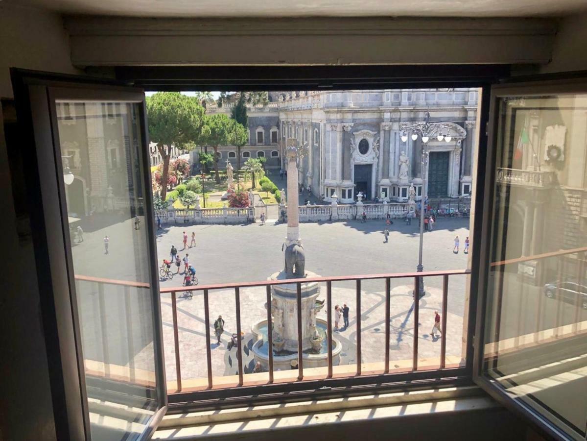 La Finestra Sul Duomo Appartement Catánia Buitenkant foto