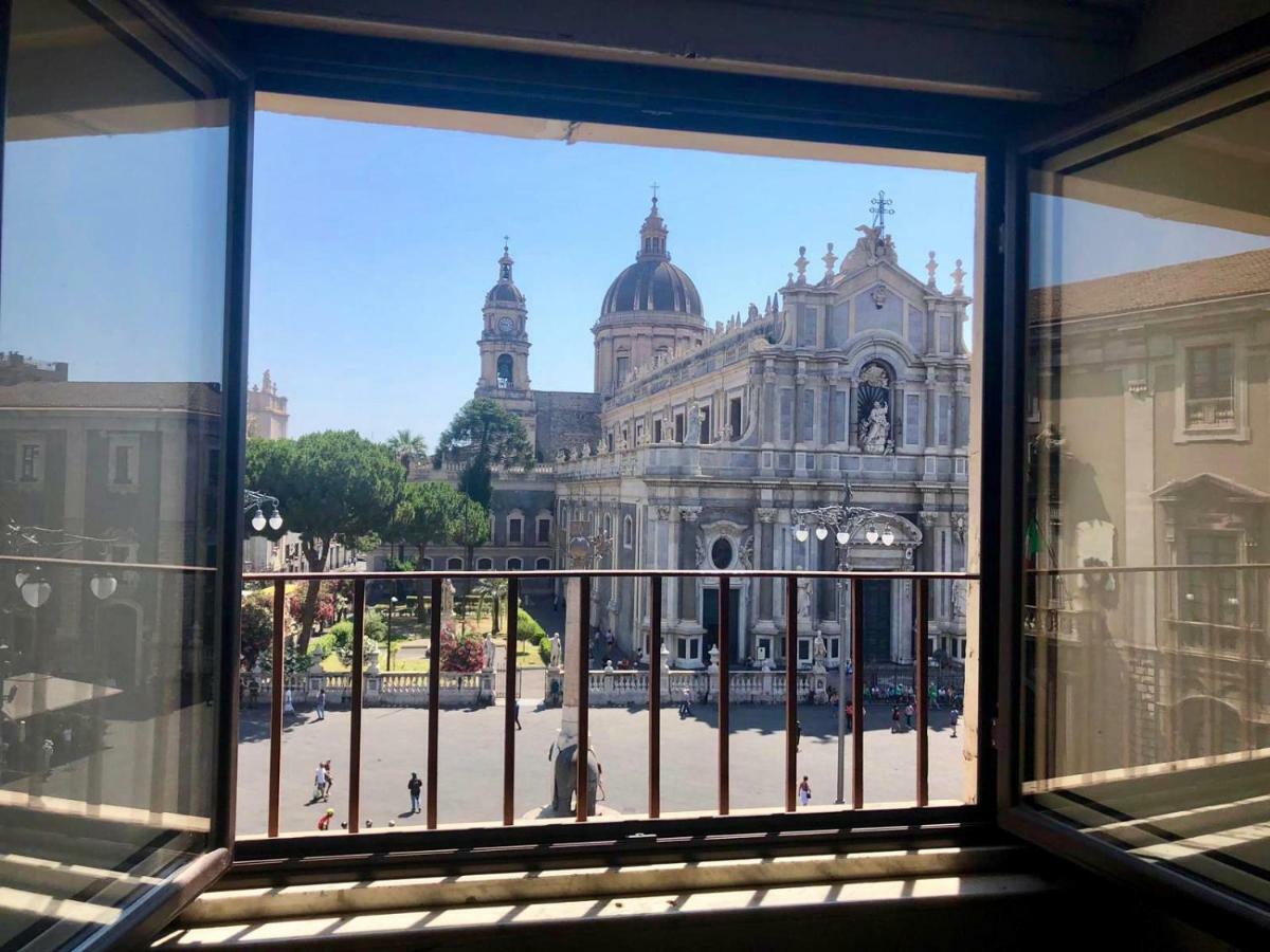 La Finestra Sul Duomo Appartement Catánia Buitenkant foto